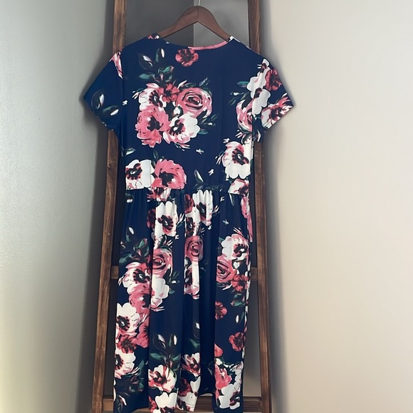 V-Neck Midi Dress Casual Boho Floral Short Sleeve Sundress A-Line Swing - Picture 6 of 11
